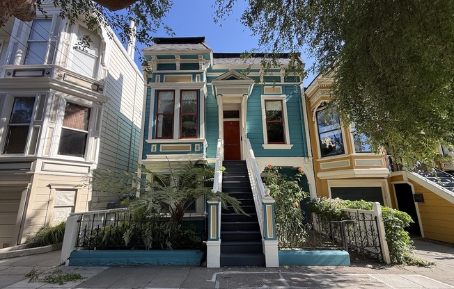662 ELIZABETH ST