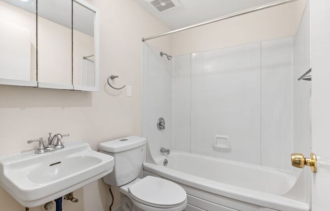 Studio, 1 bath, 405 sqft, $1,295, Unit 2