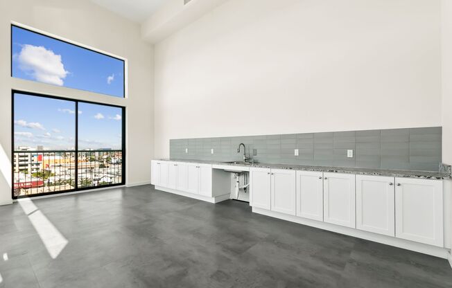Studio, 1 bath, $2,395, Unit Unit 414 (Furnished)