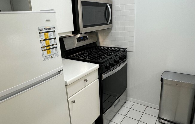 Studio, 1 bath, 405 sqft, $2,950, Unit 15E