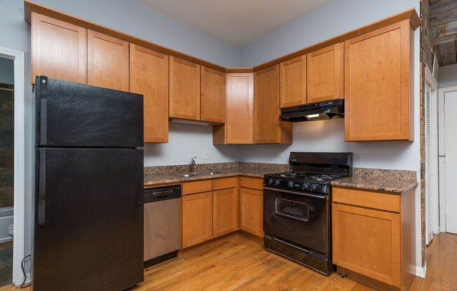 2 beds, 1 bath, $2,200