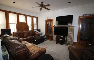 6 beds, 2 baths, $2,800