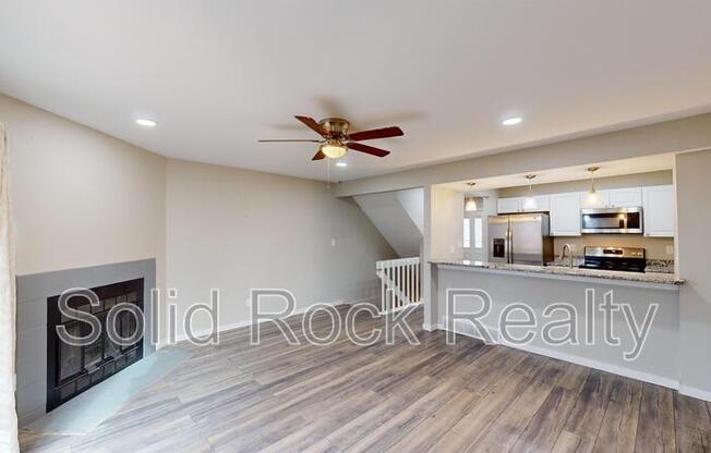 2331 LEXINGTON VLG LN