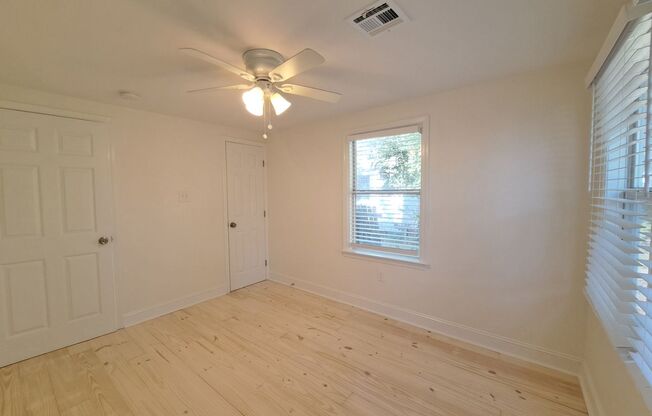 2 beds, 1 bath, 800 sqft, $1,495, Unit 3619 Cecil St.