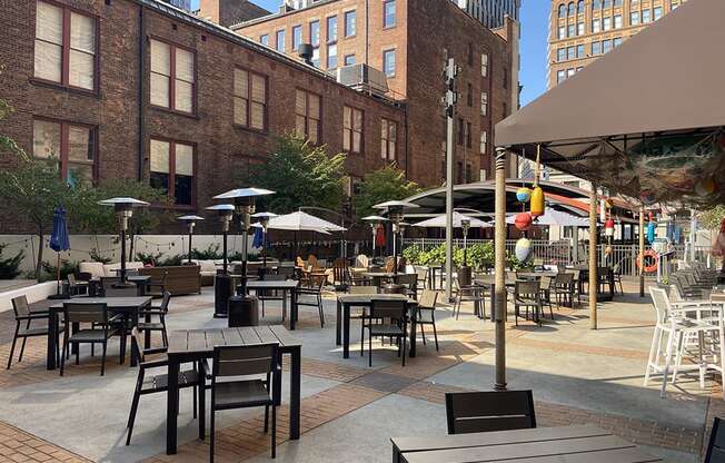 Restaurant Outdoor Patio at The Residences at 668 Apartments
