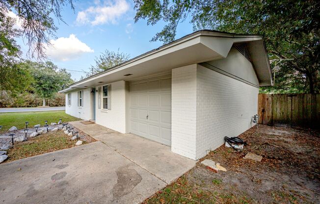 Adorable Rental Near Downtown Ocean Springs!