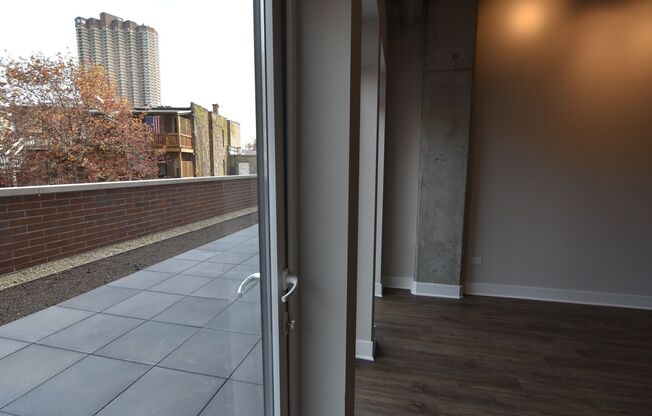 2 beds, 1 bath, 999 sqft, $4,000, Unit 3833-215