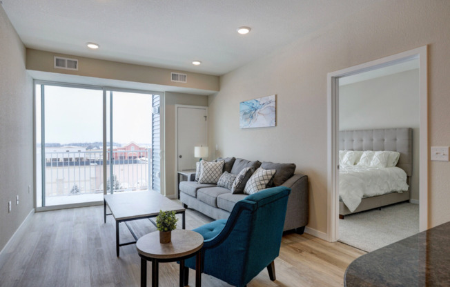 2 beds, 2 baths, 985 sqft, $1,399