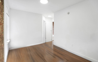 1 bed, 1 bath, $3,300, Unit 22