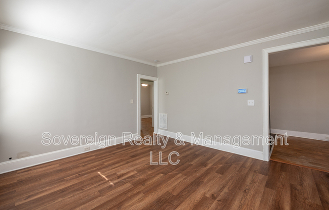 1095 DECKNER AVE SW