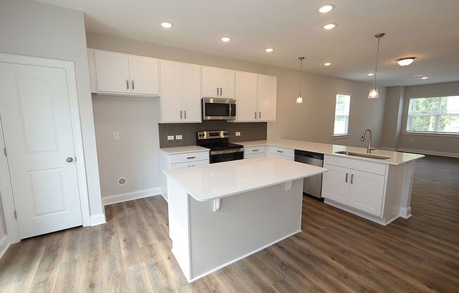 Brand New, End Unit Townhome Close to Downtown Apex