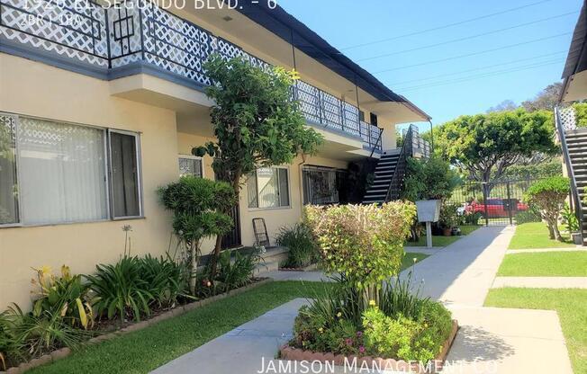 1926 EL SEGUNDO BLVD