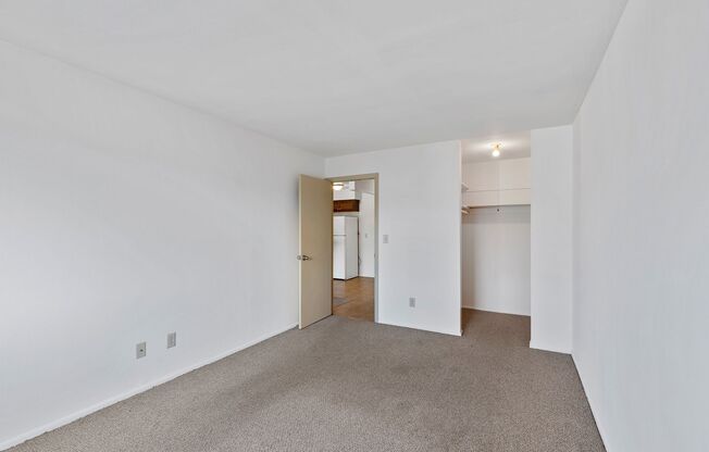 1 bed, 1 bath, 580 sqft, $950, Unit 211