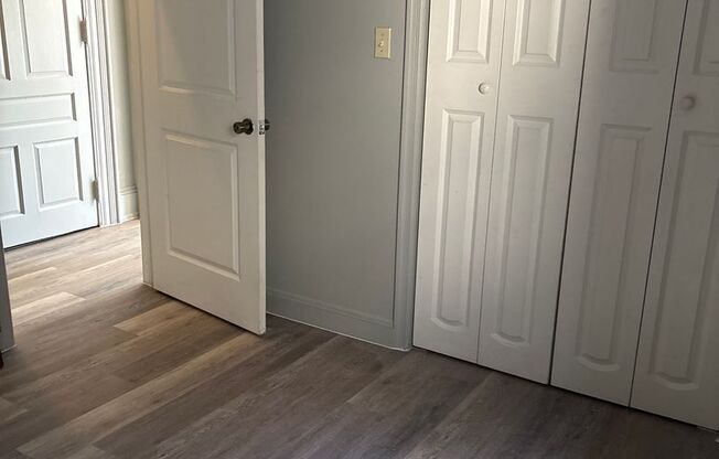 1st Floor 2 Bedroom Apartment-York City SD