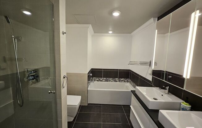 2160 Century Park E Apt 104N