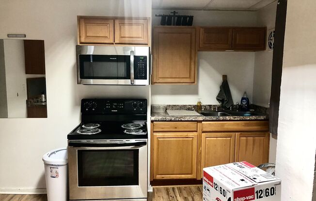 1 bed, 1 bath, $900, Unit 89