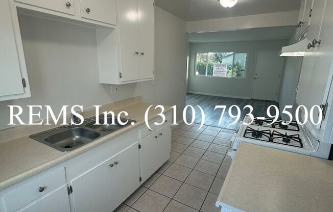 2 beds, 1 bath, 750 sqft, $1,925, Unit 08