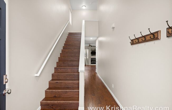 Charming **UPDATED** 3 BD* 2.5 BA* Single Family Home In Lovely Hidden Creek Community In Hillsboro