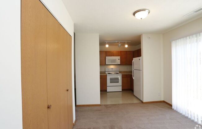 2 beds, 2 baths, 1,155 sqft, $1,400, Unit Apt 37