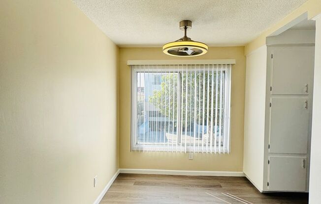 492-1230 N. MANSFIELD AVE.