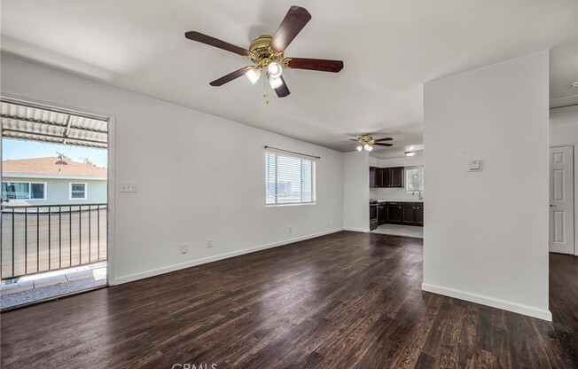 545 W SANTA CRUZ ST