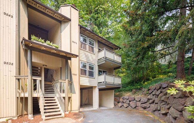 Remodeled Sunny 2 Bedroom minutes from Microsoft