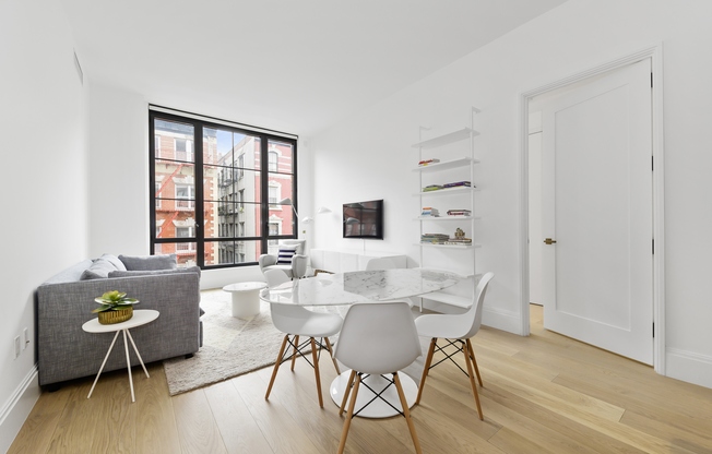 438 E 12 ST