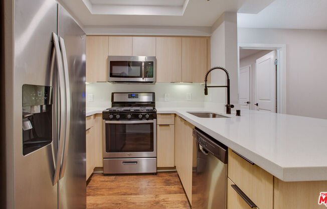 2 beds, 2 baths, 1,016 sqft, $4,021, Unit 256