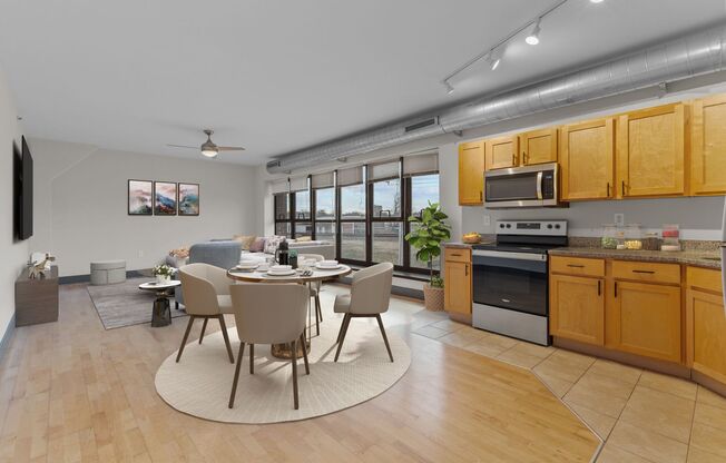 Studio, 1 bath, 680 sqft, $1,250, Unit 240
