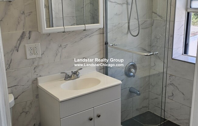 3420 W IRVING PARK RD