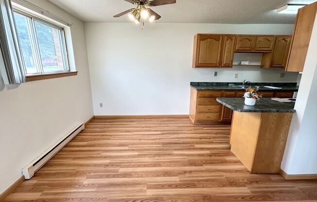 2 beds, 1 bath, 790 sqft, $770, Unit 2502-105