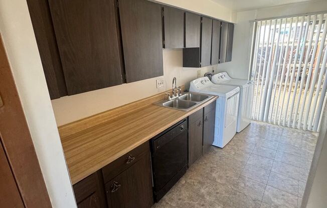 2 beds, 1 bath, 845 sqft, $1,675, Unit 5095