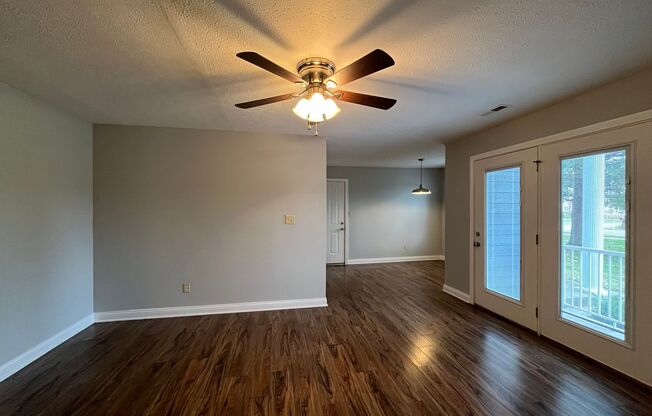 2 beds, 1 bath, $850, Unit 51