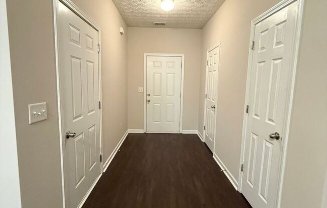 Welcome to this charming 3 bedroom, 2.5 bathroom townhome in Acworth, GA.