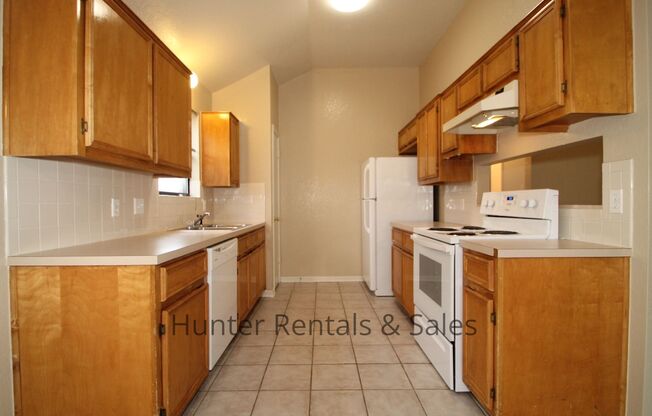 3 beds, 2 baths, $1,395