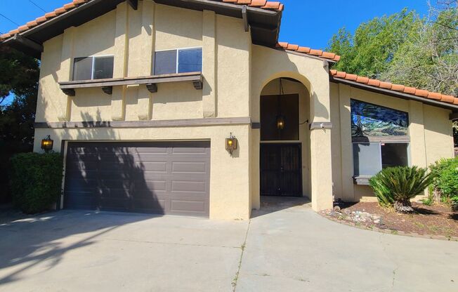 Beautiful 2-Story South Redlands Home with 3 Bedrooms and a Family Room!