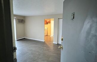 2 beds, 1 bath, $1,200, Unit Apt 4