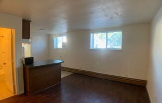 1 bed, 1 bath, 650 sqft, $850, Unit Unit 2