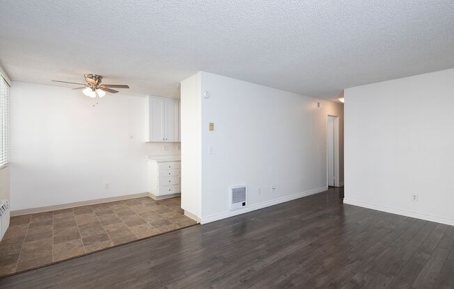 2 beds, 1.5 baths, 885 sqft, $2,350, Unit 067