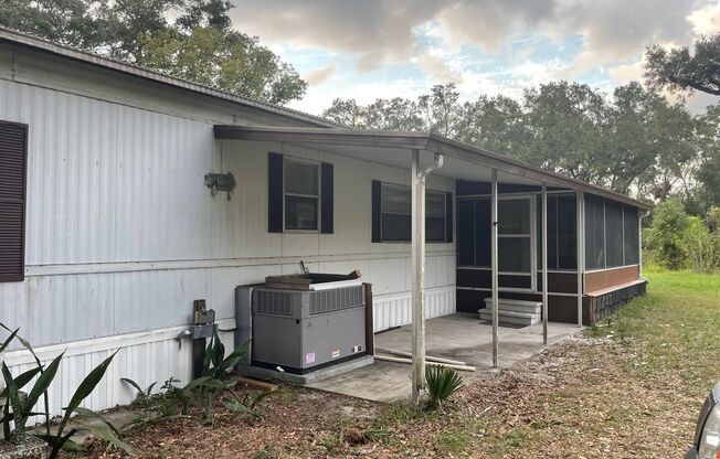 3 beds, 2 baths, $1,650