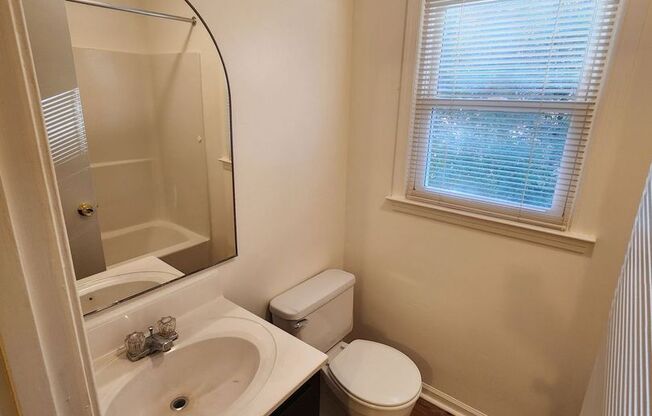 2 beds, 1 bath, $1,195