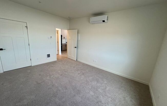 1 bed, 1 bath, 800 sqft, $1,675, Unit 302