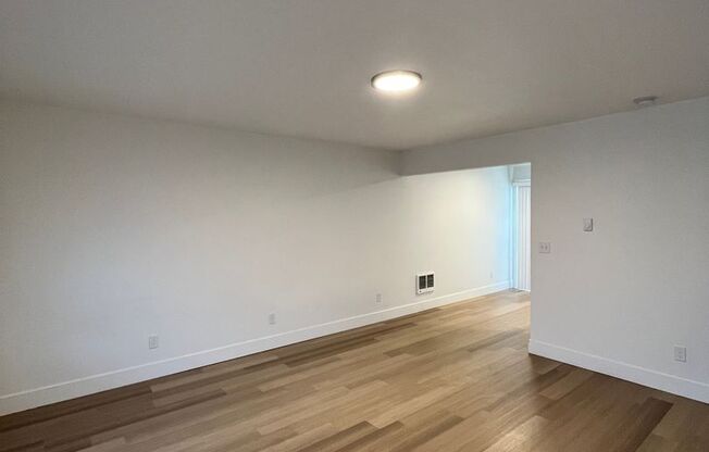 2 beds, 1 bath, $1,995, Unit 6