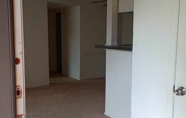 1 bed, 1 bath, 445 sqft, $950, Unit 620