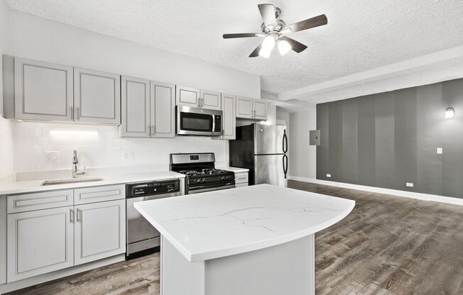 2 beds, 1 bath, 750 sqft, $2,450, Unit 205
