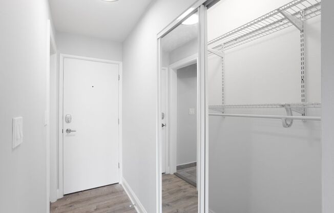 Studio, 1 bath, 295 sqft, $1,475, Unit 434