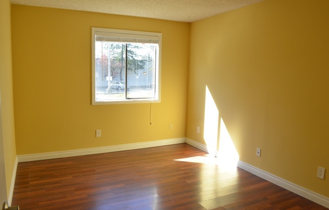 2 beds, 1 bath, $1,845, Unit Unit E-29