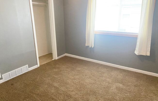 3 beds, 1 bath, $1,350