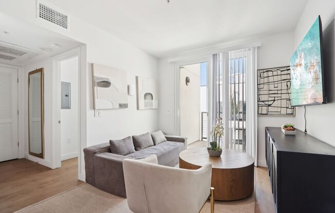 1 bed, 1 bath, 647 sqft, $2,500, Unit 516