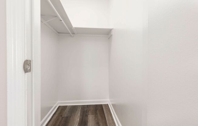 2 beds, 2 baths, $895, Unit 306